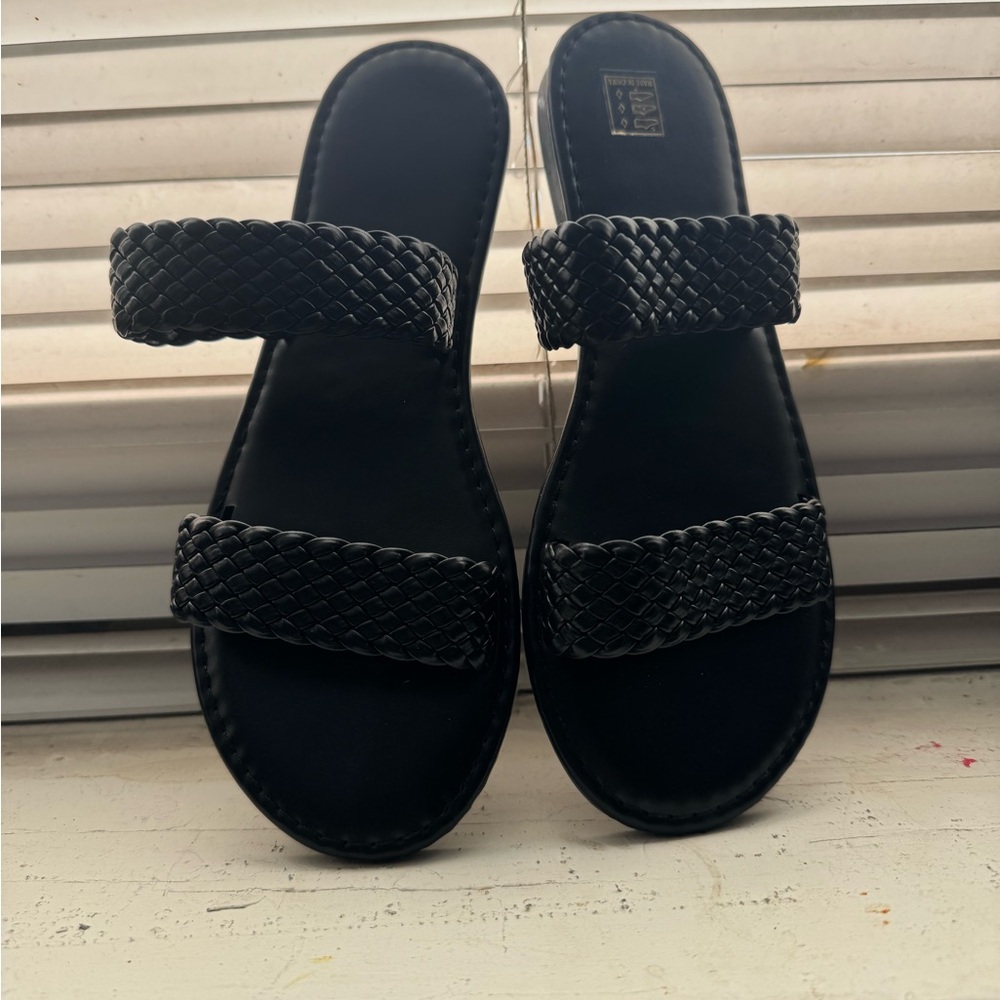 Women's Black Woven Strap Sandals
